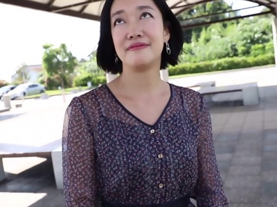  45 336knb-128　人妻の菜都希さん ショーツの中の無毛なアソコ